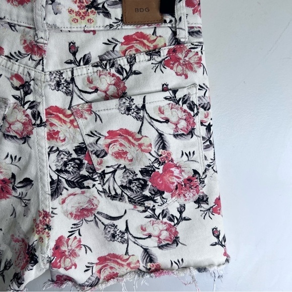 Urban Outfitters BDG Floral Cut offs Denim Shorts Size 28 Feminine - Picture 5 of 12